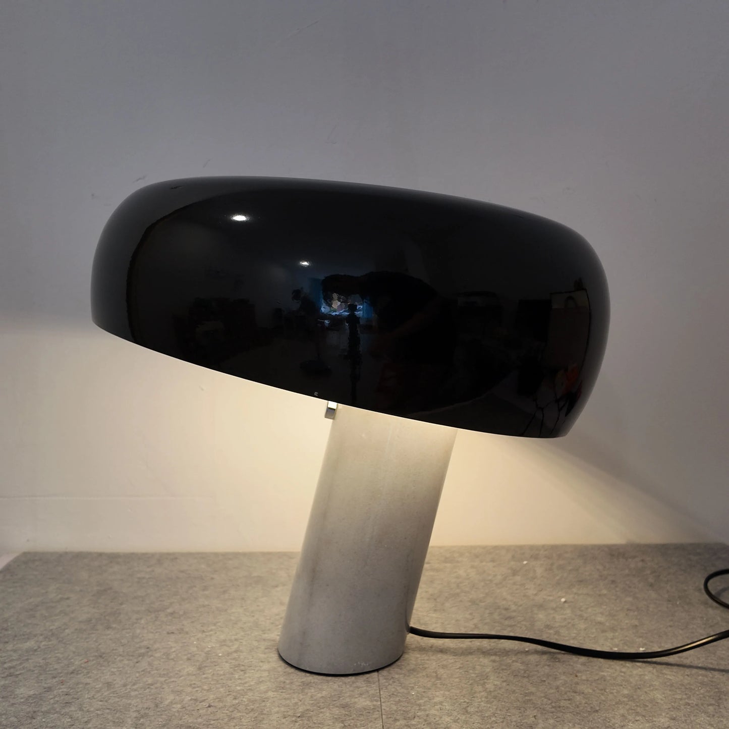 Lampe champignon noire
