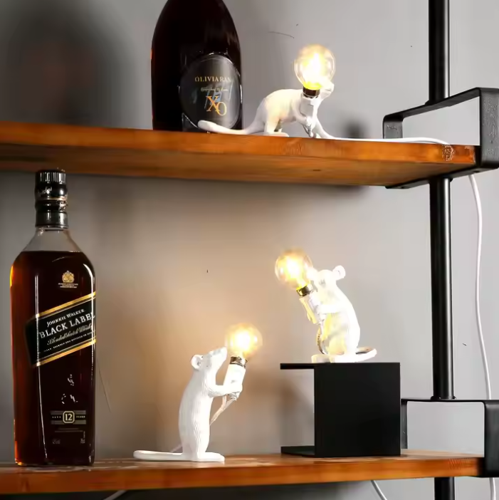 Lampe de Table souris sur étagère