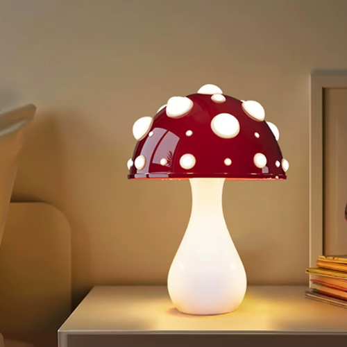 Lampe de chevet champignon AMANITA allumé sur table d'appoint