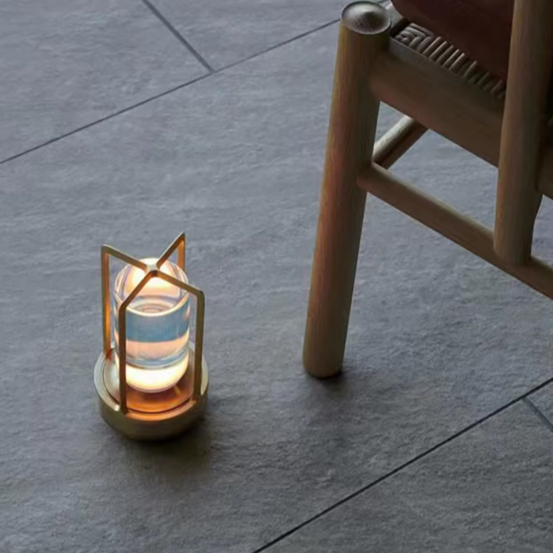 Lampe de chevet tactile dorée