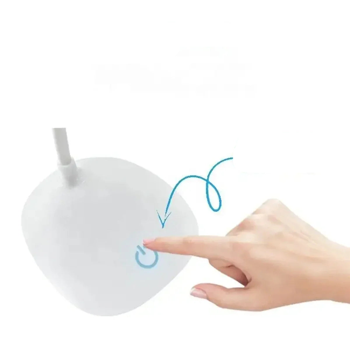 Un doigt appuie sur lampe de Table Rechargeable