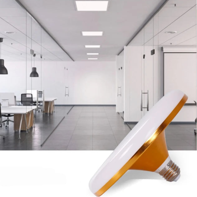 Ampoule LED Plate dans un espace de bureau