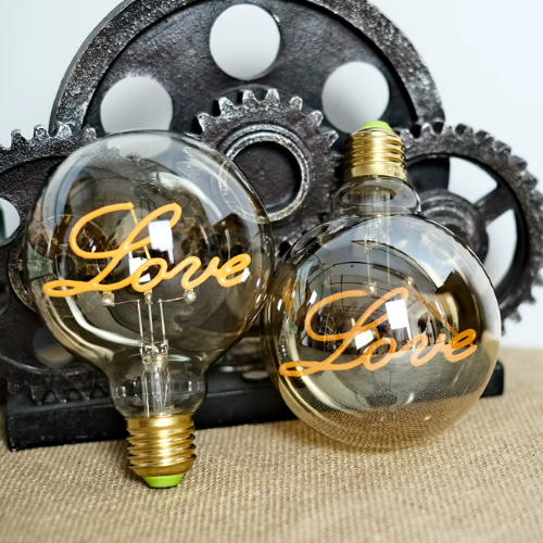 Ampoule LED décorative love