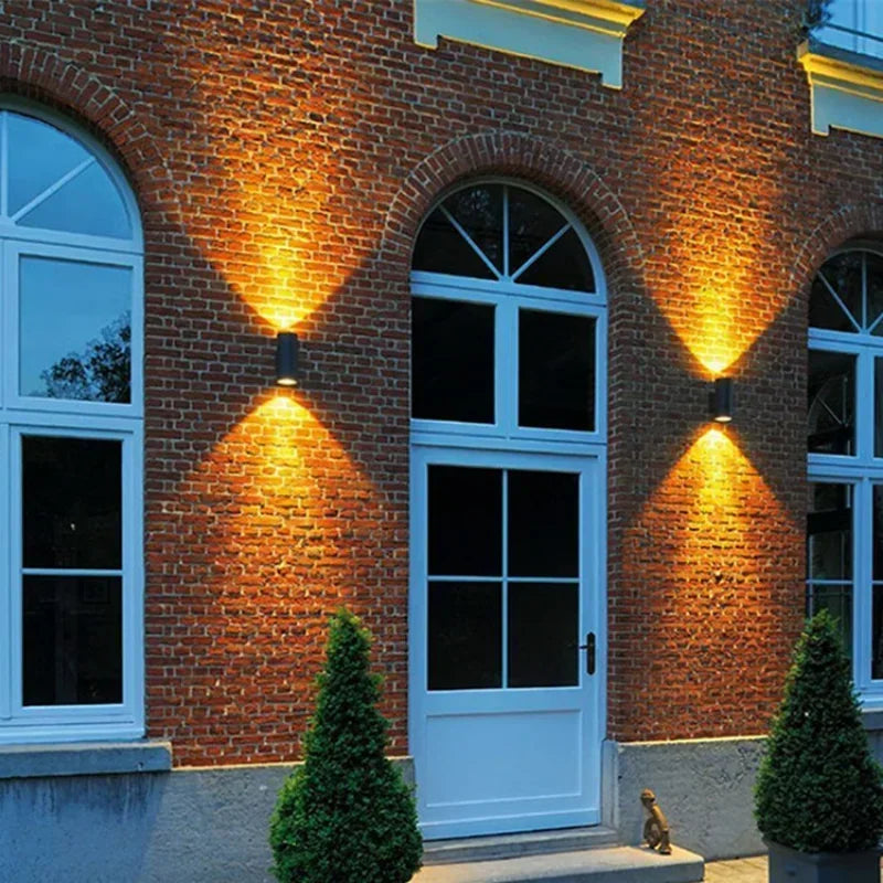 Applique murale extérieur double faisceaux lumière chaude   