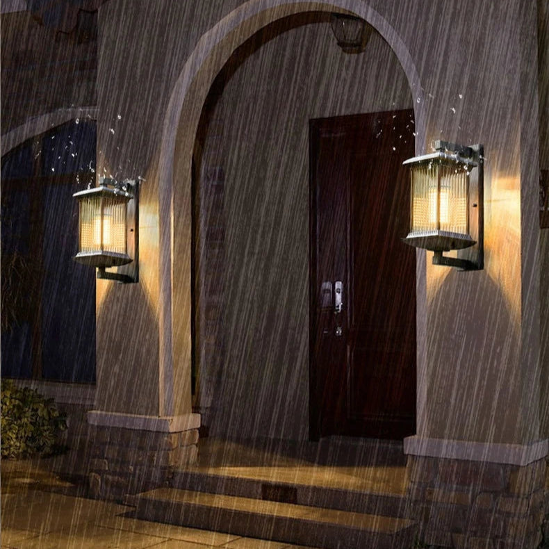 Applique murale extérieur style vintage sous la pluie  