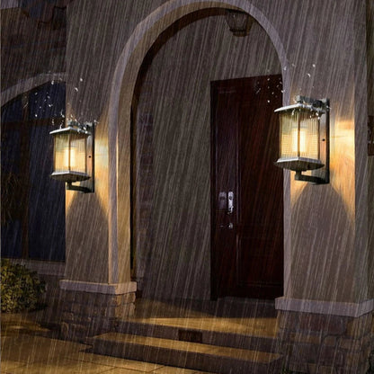 Applique murale extérieur style vintage sous la pluie  