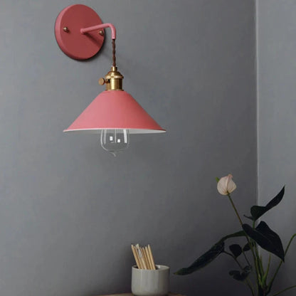 Applique murale rétro rose dans une chambre 
