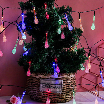 Guirlande lumineuse extérieur en forme de goutte multicolore et sapin 