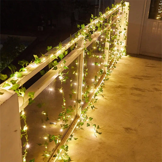 Guirlande lumineuse solaire sur balcon 