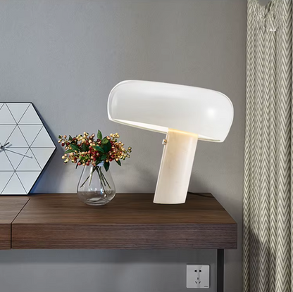 Lampe champignon blanche et des fleurs 