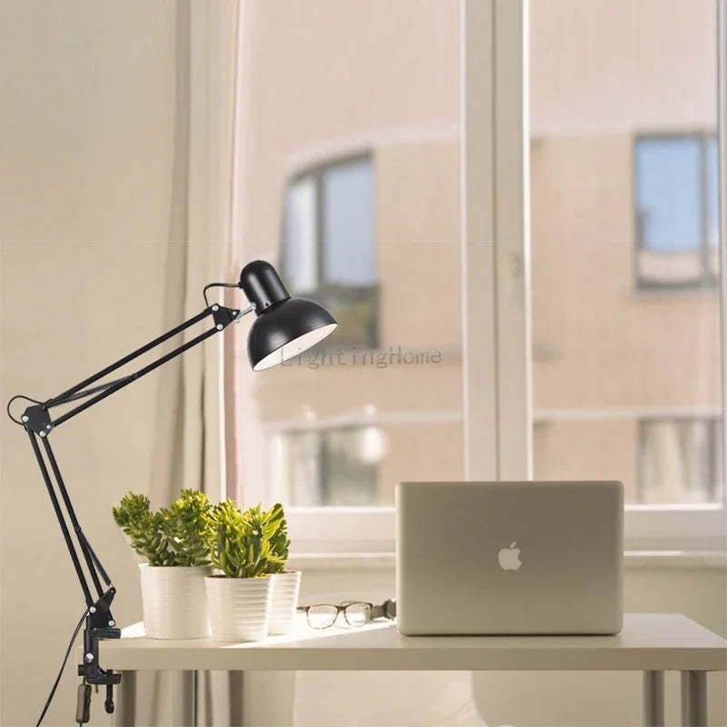 Lampe de bureau bras Long pliant un ordinateur et plante 