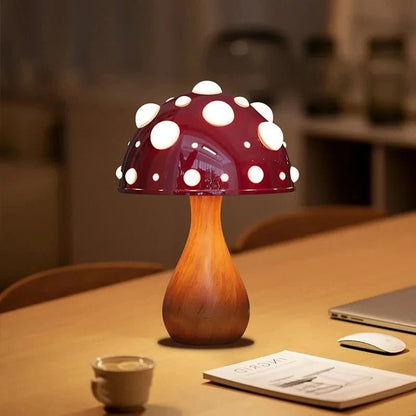 Lampe de chevet champignon AMANITA sur bureau allumé