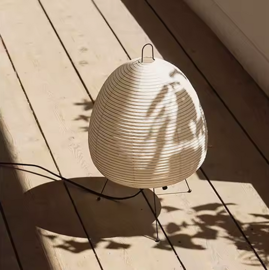 Lampe de chevet japonaise sur terrasse 