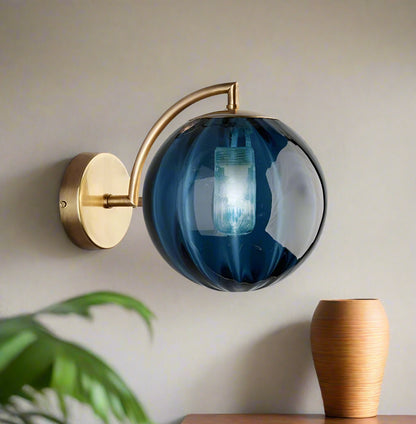 Lampe de chevet murale moderne boule en verre bleu 