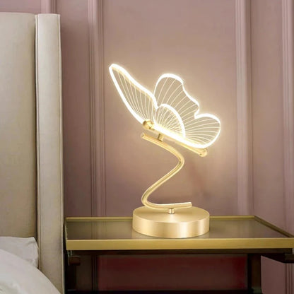 Lampe de chevet papillon sur table de chevet 