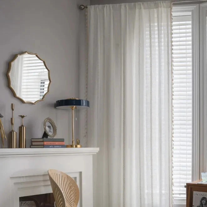Lampe de table LED scandinave sur cheminée 
