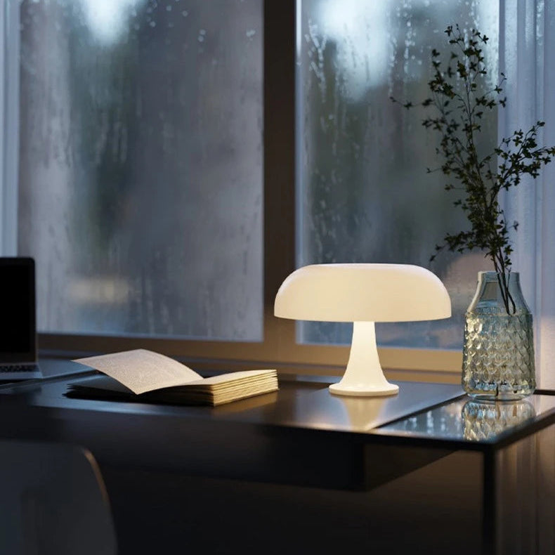 Lampe de table rechargeable led sur bureau