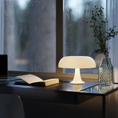 Lampe de table rechargeable led sur bureau