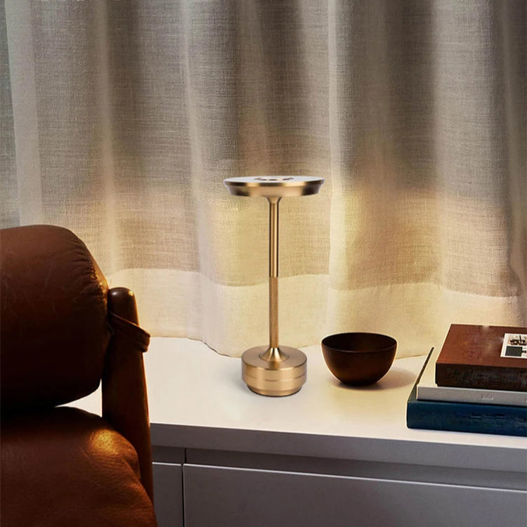 Lampe de table rechargeable tactile doré allumé