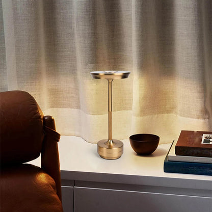 Lampe de table rechargeable tactile doré allumé
