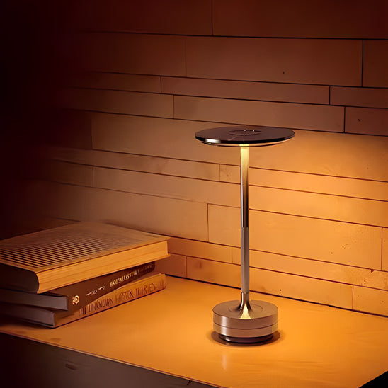 Lampe de table rechargeable tactile et des livres 