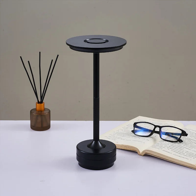 Lampe de table rechargeable tactile   noire 