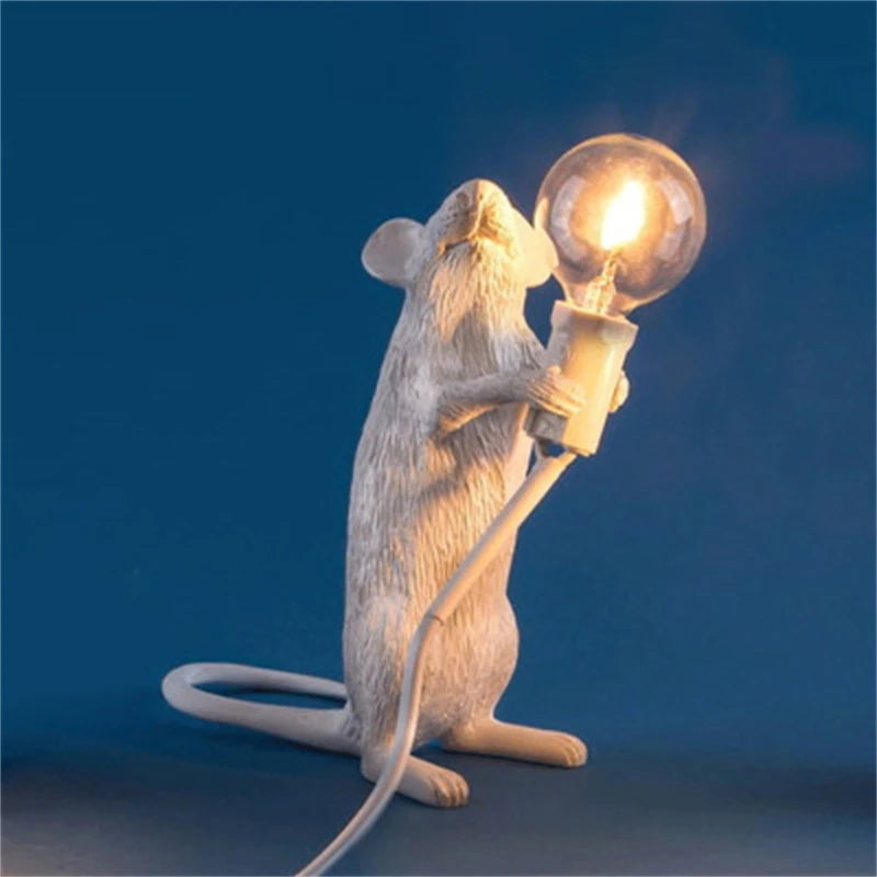  Lampe de table souris debout allumé