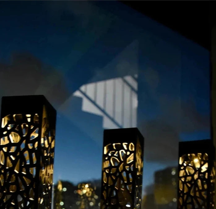 lampe-solaire-extérieur-allumé-la-nuit 