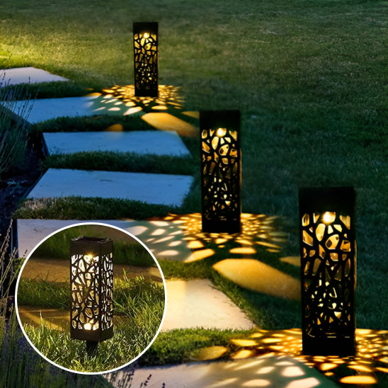 Lampe solaire extérieure décorative sur gazon 