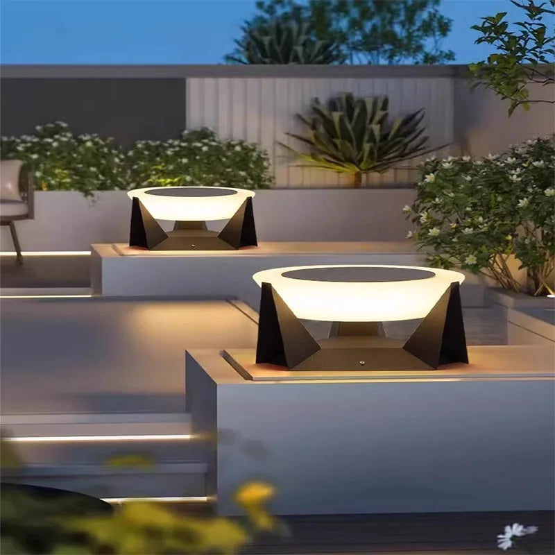 lampe solaire extérieur dans un espace de jardin 