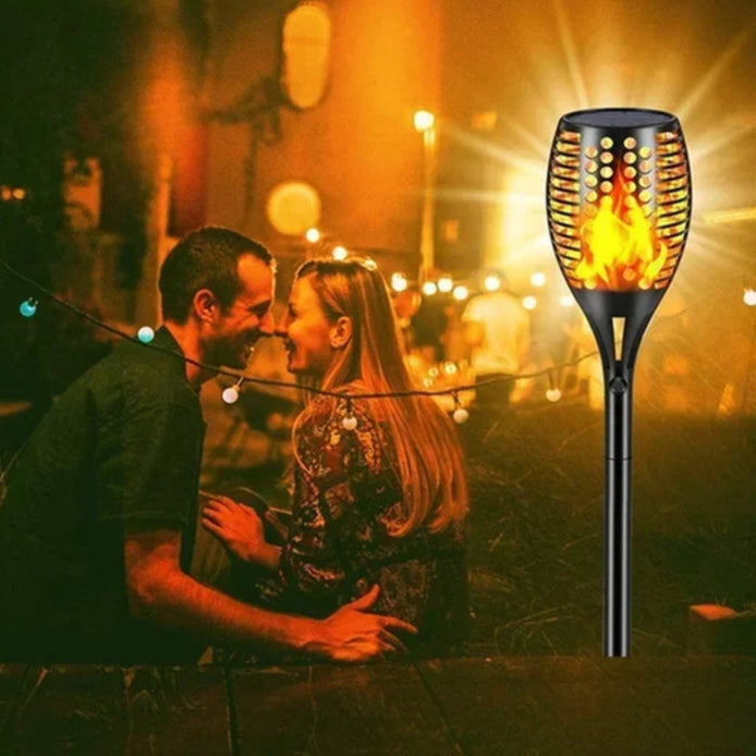 Lanterne Solaire Extérieur Flamme éternelle un homme et une femme 