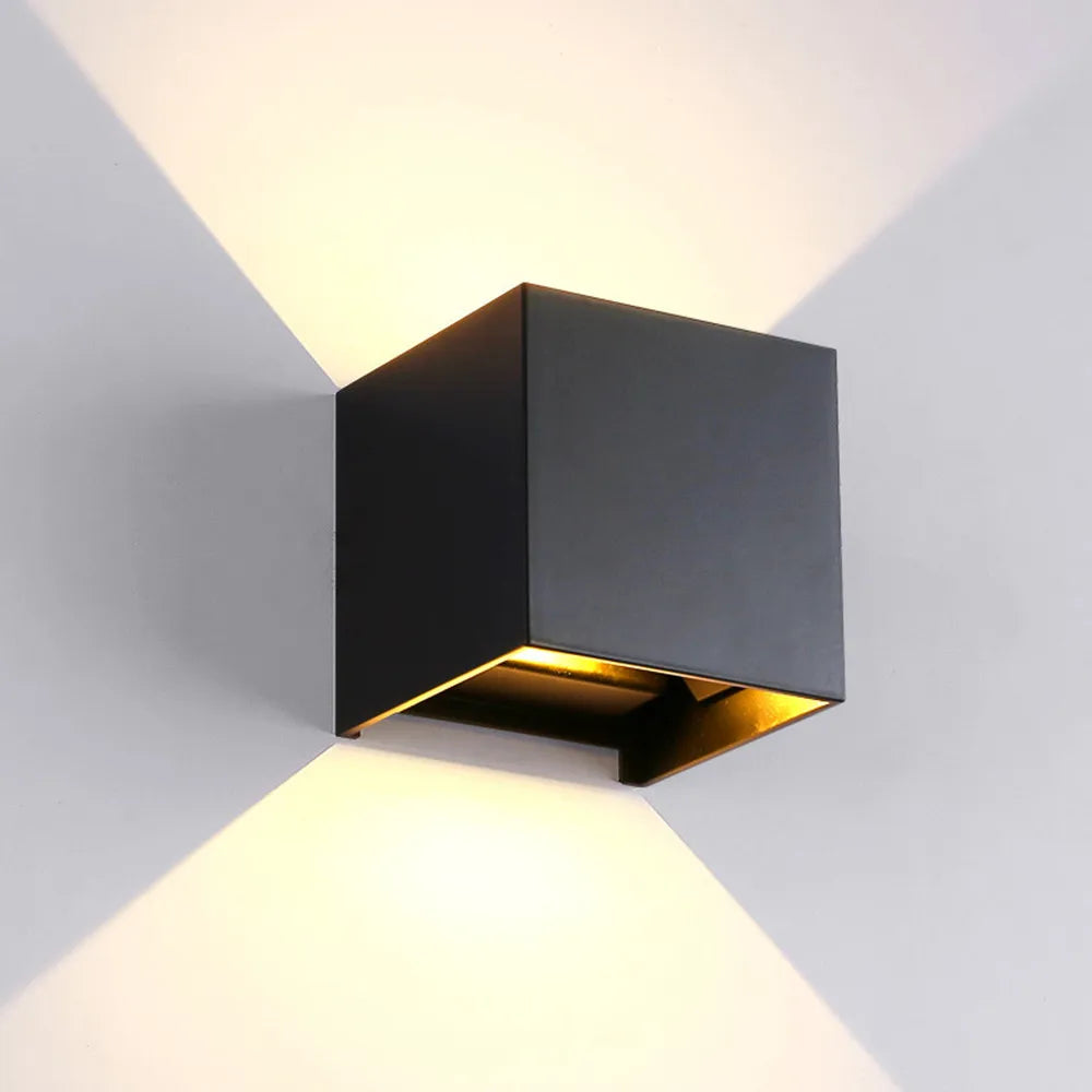 Luminaire extérieur LED moderne et un luminaire blanc froid 