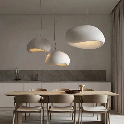Suspension LED wabi sabi dans une cuisine 
