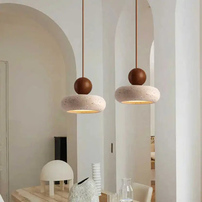  Suspension vintage en pierre salon et table de salon blanche 