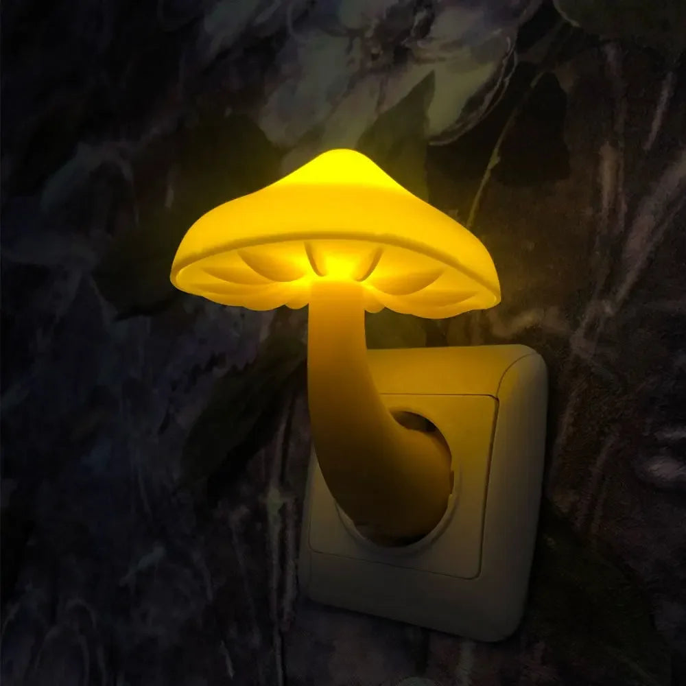 Veilleuse LED prise en forme de champignon allumé la nuit 