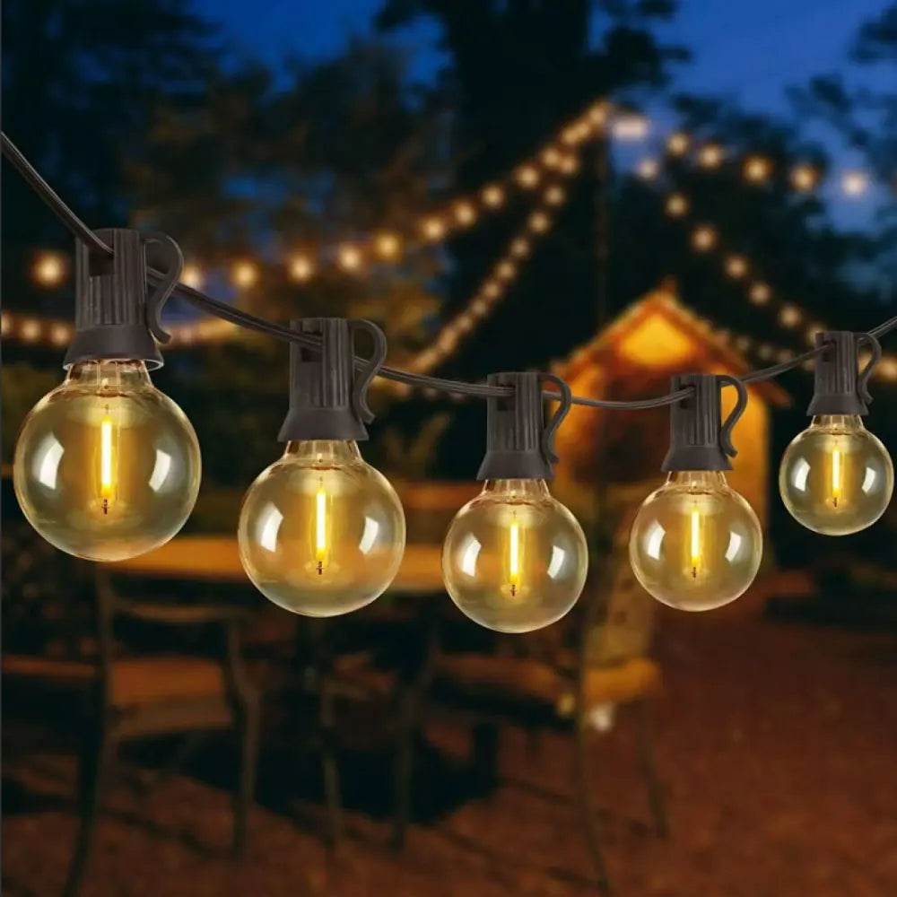 Décoration d'un jardin avec guirlande lumineuse extérieur  