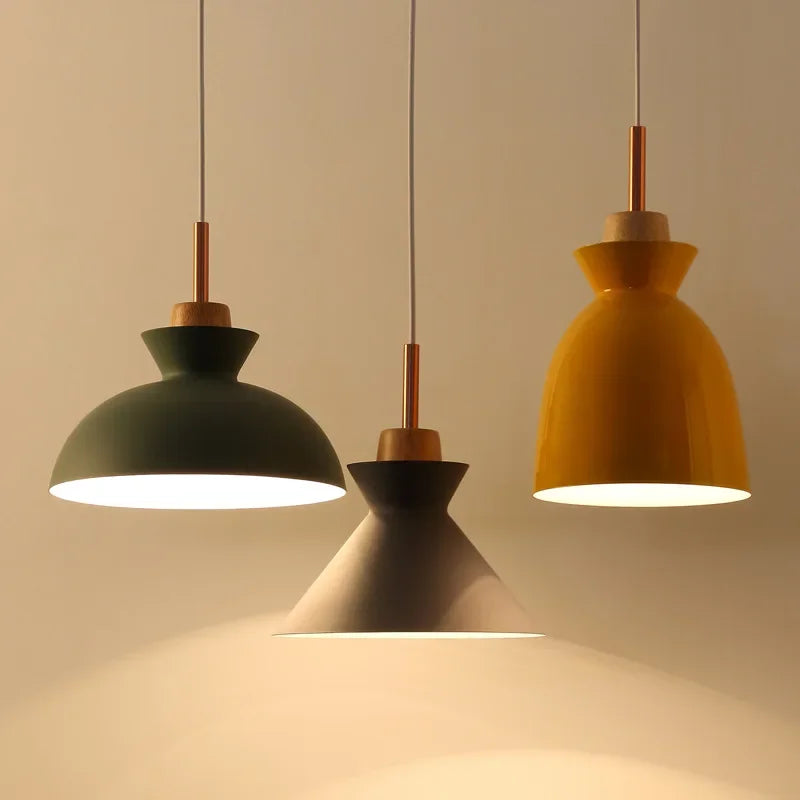 Suspension nordique colorée vert gris jaune 